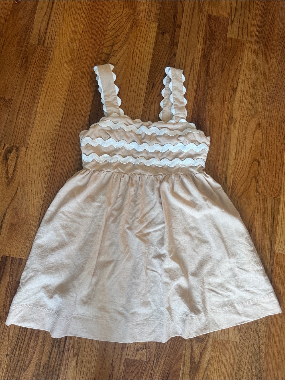 entro Cream Scalloped-Edge Sundress